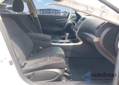 2015 Nissan Altima 2.5 S z USA, uszkodzony, nr VIN 1N4AL3AP9FN321531